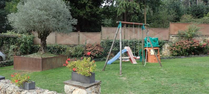 Beautiful 17th century character residence图片