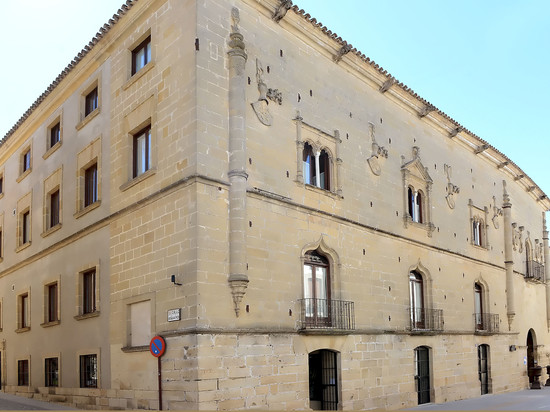 萨尔希多皇宫塞蒂纳酒店