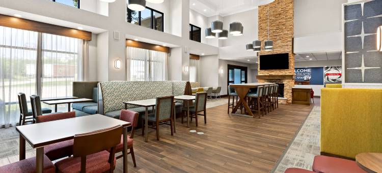 坎顿欢朋套房酒店(Hampton Inn & Suites Canton)图片