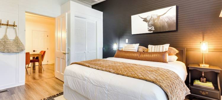 火坑和庭院：翻新的冬季花园家园！(Fire Pit & Yard: Updated Winter Garden Home!)图片