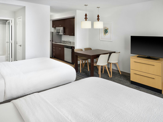 劳伦斯市中心TownePlace Suites酒店