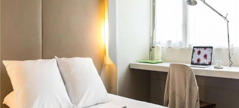 孔夫朗-圣奥诺里讷康铂酒店(Campanile Conflans Sainte Honorine)图片