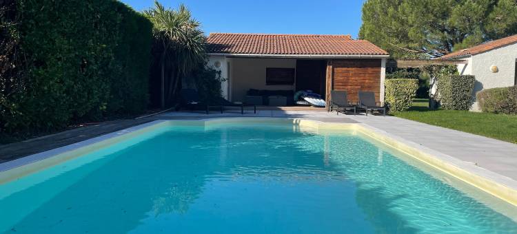Modern Villa with Pool in Brives图片