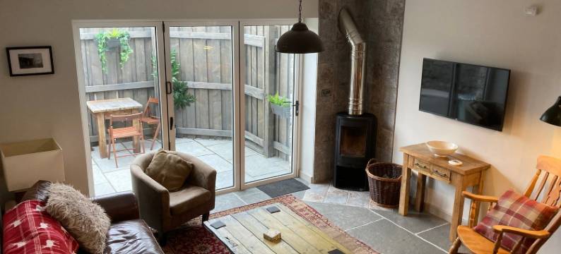 Great country-style house with a courtyard图片