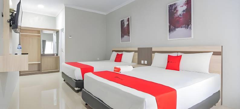 红多兹Plus酒店-加鲁特奥蒂斯塔(RedDoorz Plus @ Otista Garut)图片