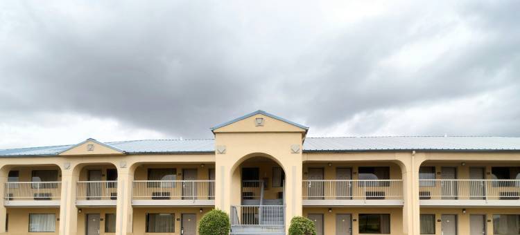 布莱斯维尔I55 Capital O 鹿田客栈(Deerfield Inn by Capital O Blytheville AR I55)图片