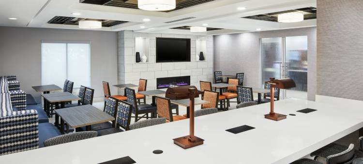 I-26和Us 29韦斯特盖特商场智选假日套房酒店(Holiday Inn Express & Suites I-26 & US 29 AT WESTGATE MALL by IHG)图片