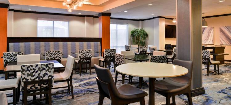 罗利达勒姆机场/布莱尔克里克万枫酒店(Fairfield Inn & Suites Raleigh-Durham Airport/Brier Creek)图片
