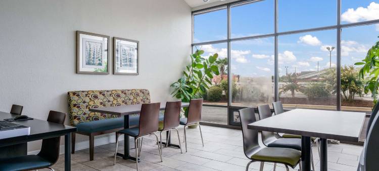 格林维尔大学附近凯艺酒店(Quality Inn Greenville Near University)图片