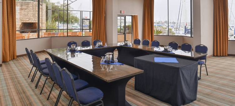 智选假日酒店及套房本图拉by IHG(Holiday Inn Express & Suites Ventura Harbor)图片