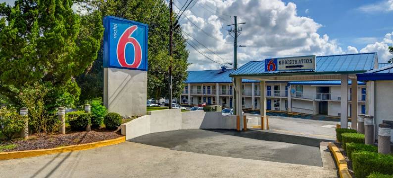 亚特兰大钱布利塔克6号汽车旅馆(Motel 6 Atlanta, GA)图片