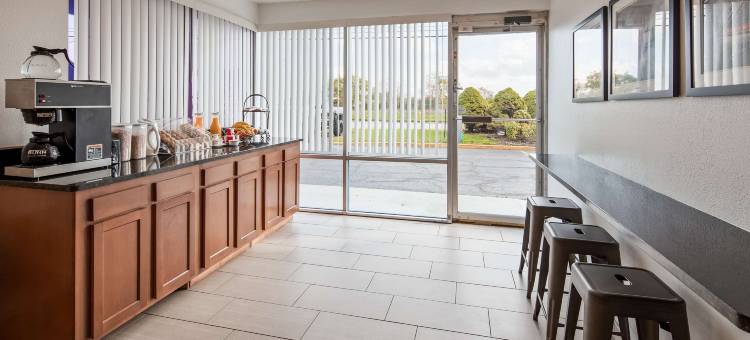 芬德利伊克诺酒店(SureStay Hotel by Best Western Findlay)图片