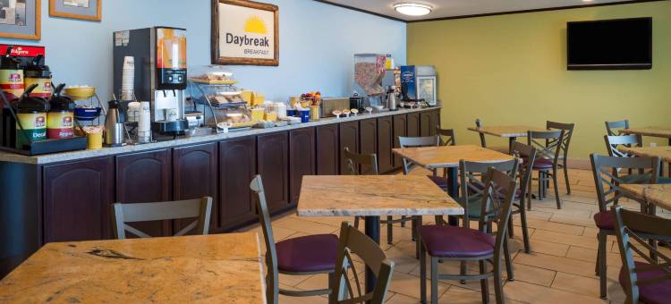 艾尔威海兹/斯波坎机场戴斯套房酒店(Days Inn & Suites by Wyndham Spokane Airport Airway Heights)图片