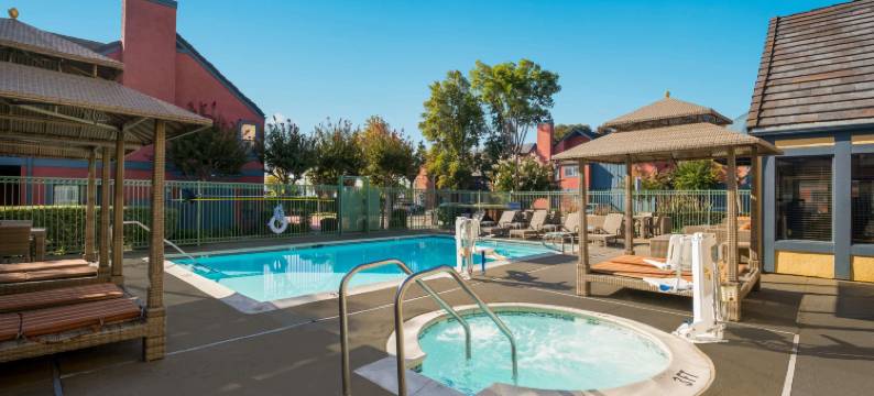 利弗莫尔森斯套房，贝斯特韦斯特SureStay精选酒店(Sens Suites Livermore, SureStay Collection by Best Western)图片