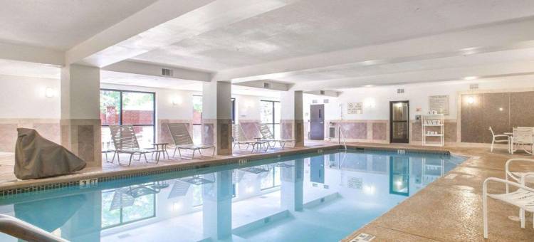 舒适套房酒店-亚特兰大机场(Comfort Suites Atlanta Airport)图片