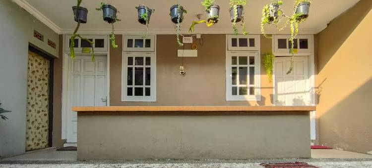 红多兹酒店@奥罗奥罗翁博巴图(RedDoorz at Oro Oro Ombo Batu)图片