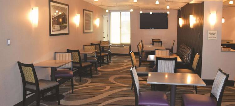 宾厄姆顿约翰逊城拉昆塔温德姆酒店(La Quinta Inn by Wyndham Binghamton - Johnson City)图片