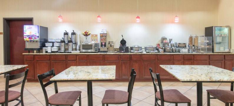 麦库姆呗盟套房酒店(Baymont by Wyndham McComb)图片