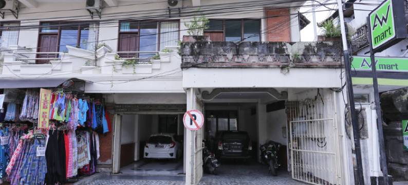 RedDoorz Near Padma Beach图片