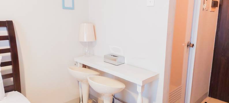 Best Deal and Restful Studio at Serpong Greenview Apartment by Travelio图片