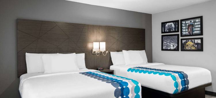 印第安纳波利斯机场行政公路拉昆塔温德姆酒店(La Quinta Inn by Wyndham Indianapolis Airport Executive Dr)图片