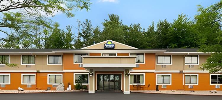 史蒂芬角温德姆戴斯套房酒店(Days Inn & Suites by Wyndham Stevens Point)图片
