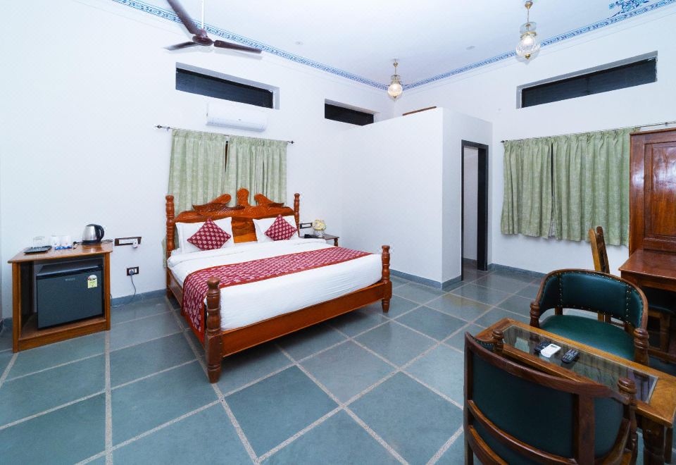 Jai Niwas Palace Hotel Overview