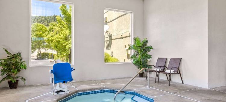 罗斯堡温德姆速8酒店(Super 8 by Wyndham Roseburg)图片