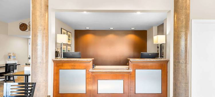 圣何塞中心城贝斯特韦斯特苏尔住宿普拉斯酒店(SureStayPlus Hotel by Best Western San Jose Central City)图片