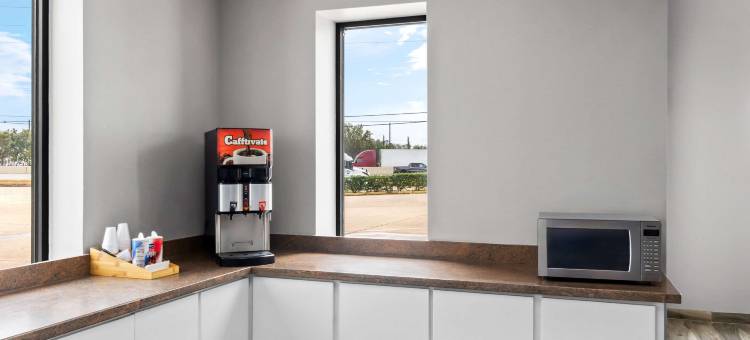 伊克诺旅馆套房钱诺夫- 休斯敦东(Econo Lodge Inn & Suites Channelview - Houston East)图片