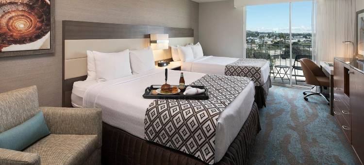 Crowne Plaza 本图拉沙滩(Crowne Plaza Ventura Beach)图片