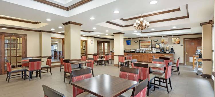 舒适套房酒店(Comfort Inn & Suites Carneys Point)图片