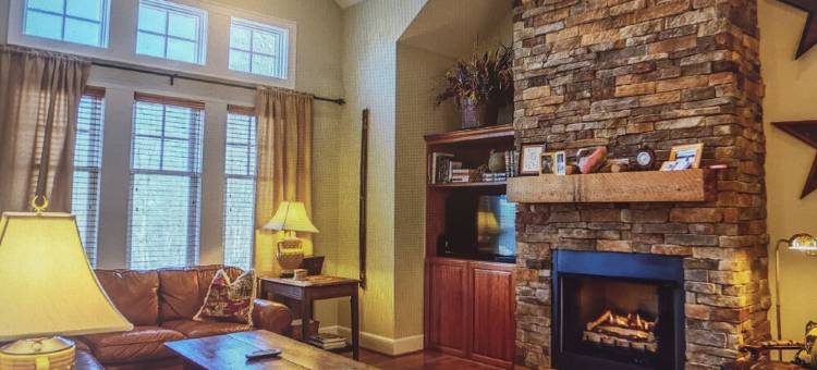 Townhome Echota Available 10/22 Sleeps 8 HotTub Pool Booneblowingrockbannerelk图片