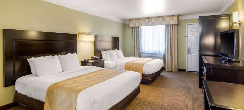 盖洛普 I-40 出口 20 号凯艺套房酒店(Quality Inn & Suites Gallup I-40 Exit 20)图片