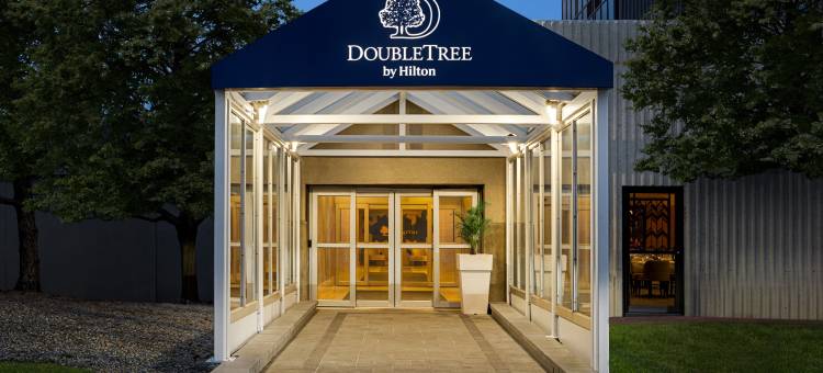 布弯卡利蒙特利尔机场西希尔顿逸林酒店及度假村(DoubleTree by Hilton Pointe Claire Montreal Airport West)图片