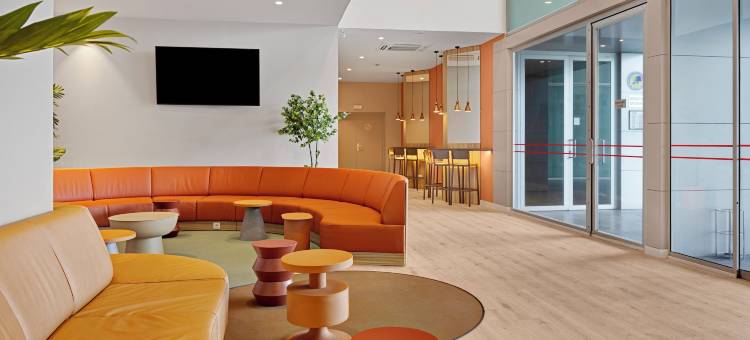 加泰罗尼亚拉斯卡纳斯酒店(B&B HOTEL Logroño Las Cañas)图片