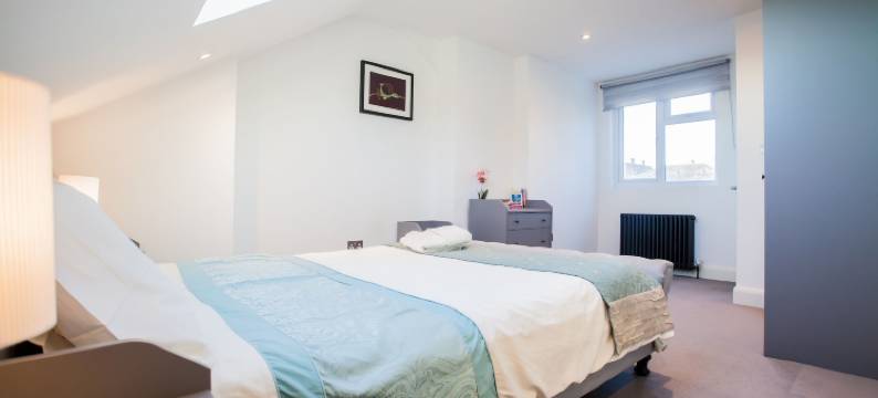 苏比顿豪华花园房19号(Surbiton Luxury Garden House 19A)图片