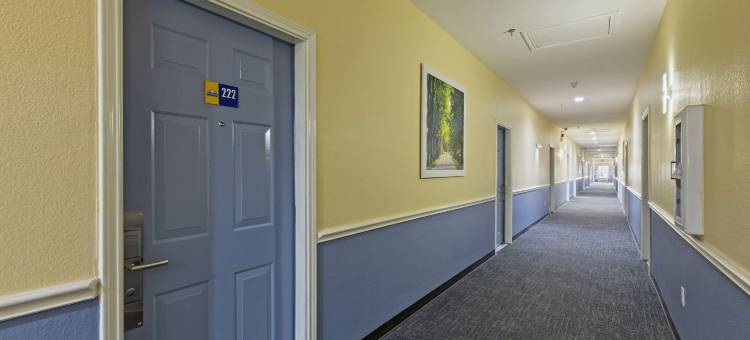 达拉斯沃斯堡机场南戴斯套房酒店(Days Inn & Suites by Wyndham Euless DFW Airport South)图片