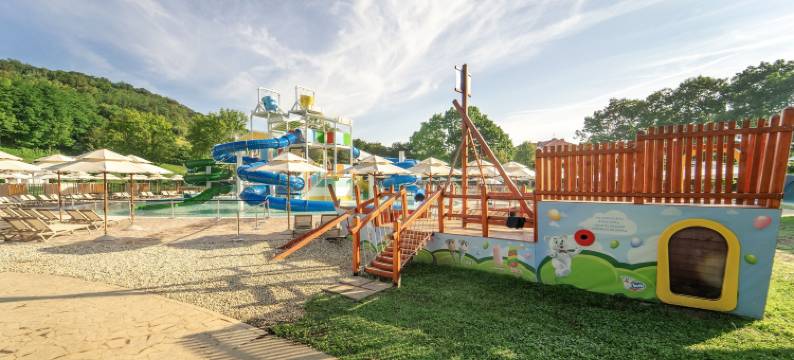 Mobile Homes Terme Jezercica 移动家居特尔梅耶泽尔西卡(Hotel Terme Jezercica)图片