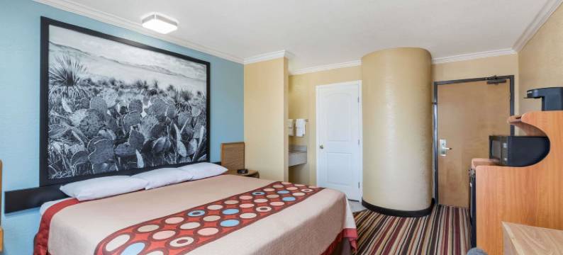 米德兰速8酒店(Super 8 by Wyndham Midland)图片