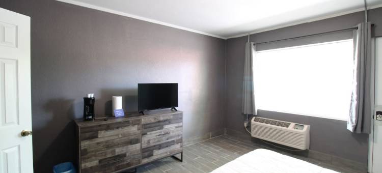 Convenient Location and Modern Comfort - Charming Getaway图片