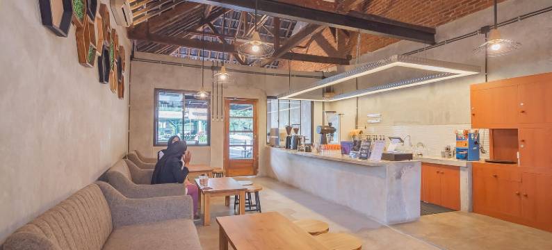 红多兹酒店-近加鲁特广场(RedDoorz Near Alun-Alun Garut)图片