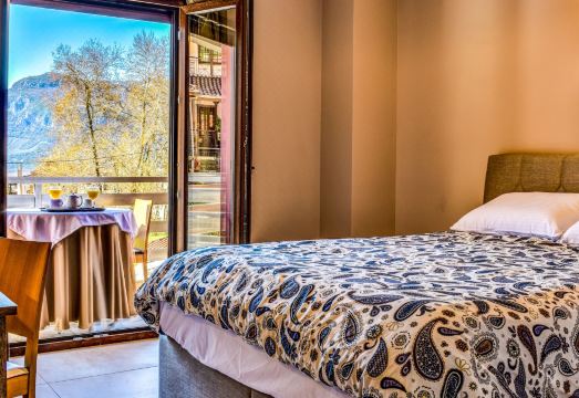 Elia Deluxe Accommodation Hotel Overview