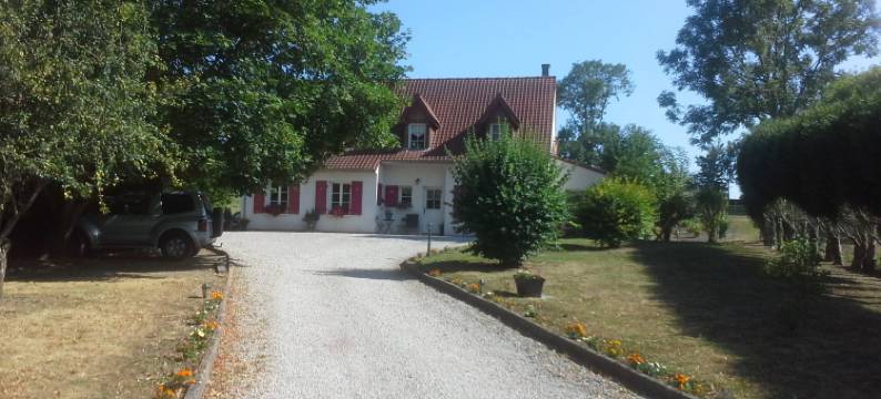 鲁罗特小屋旅馆酒店(Gite Hôtel Chambre d' hôtes et Roulottes et du Ternois)图片