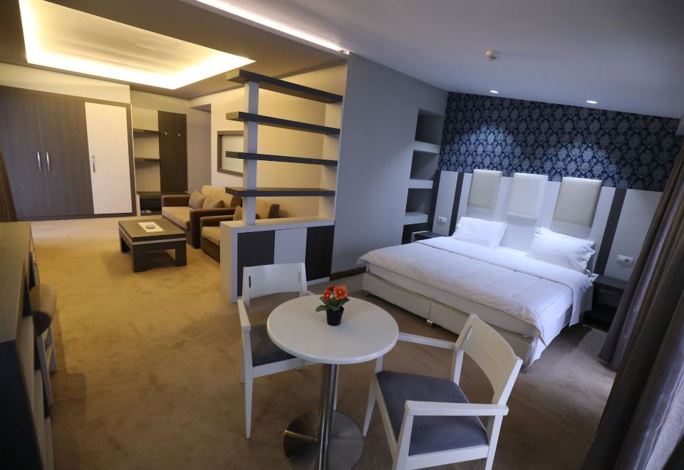 Hotel 1 Maji Hotel Overview