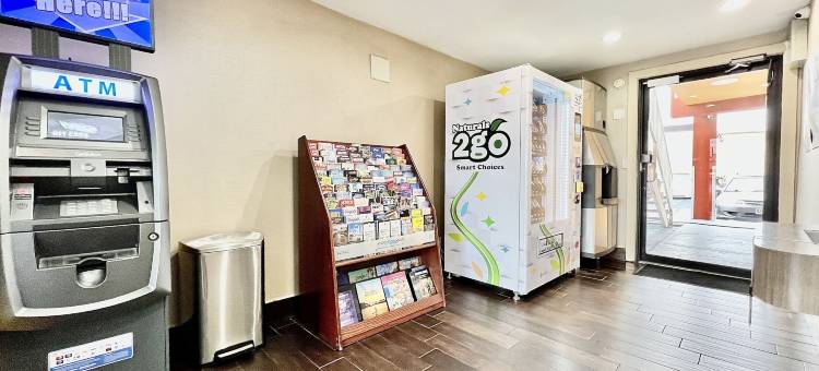 阿林顿六旗附近温德姆戴斯套房酒店(Days Inn & Suites by Wyndham Arlington Near Six Flags)图片