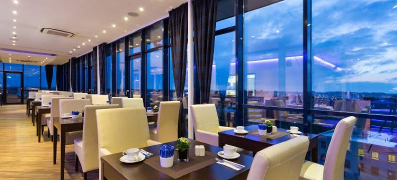 吕贝克伽和瑞森藤维尔酒店(Hotel IV Jahreszeiten Lübeck)图片