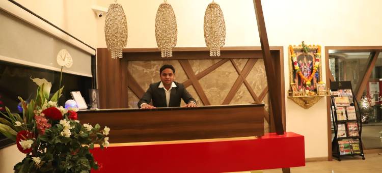 瑞妍什格兰德酒店(Hotel Reyansh Grand)图片