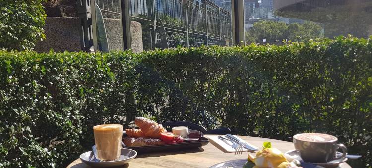 墨尔本凯威套房酒店(Quay West Suites Melbourne)图片