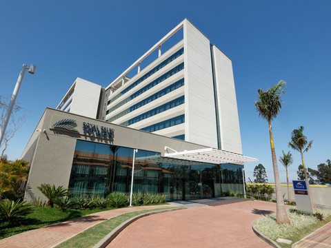 安罕股耶拉皇家棕榈大楼酒店